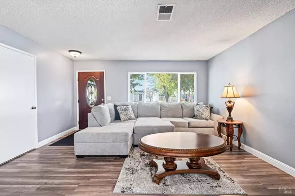 1208 Ricky CT, Suisun City, CA 94585