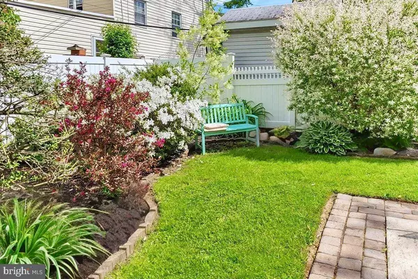 8006 ALBION ST, Philadelphia, PA 19136