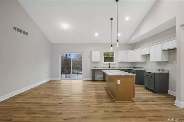 8287 Stagghorn Drive, Swartz Creek, MI 48473