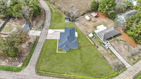 34973 OAK PLACE DR, Denham Springs, LA 70706