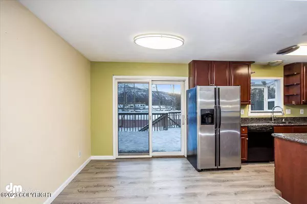 17956 Tonsina CT, Eagle River, AK 99577