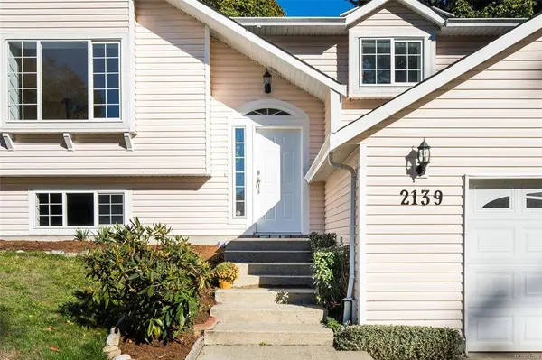 2139 Maple Ave N, Sooke, BC V9Z 0M8