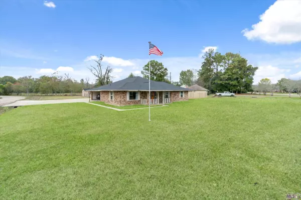 34973 OAK PLACE DR, Denham Springs, LA 70706