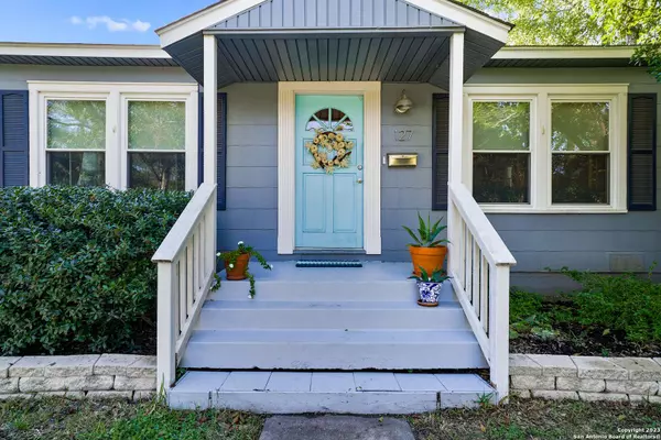 127 MEADOWLANE DR, San Antonio, TX 78209-4707