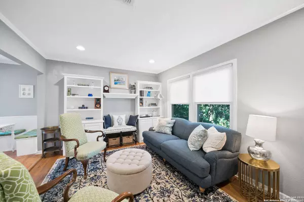 127 MEADOWLANE DR, San Antonio, TX 78209-4707