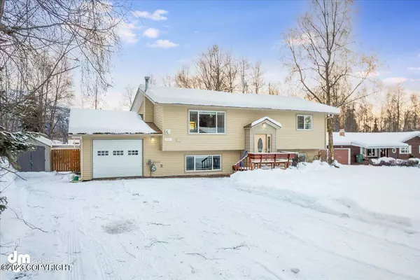 17956 Tonsina CT, Eagle River, AK 99577