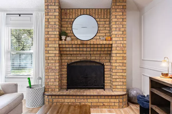 721 Daniels Drive, Crowley, TX 76036