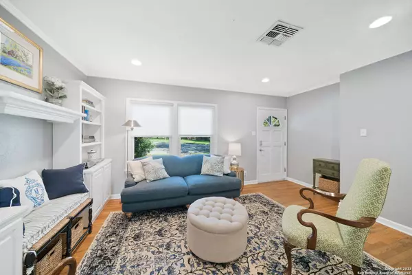 127 MEADOWLANE DR, San Antonio, TX 78209-4707