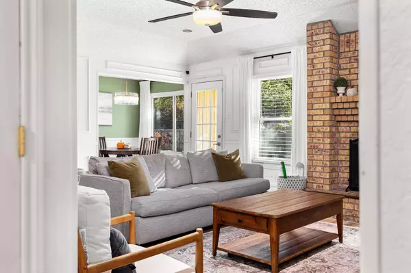 721 Daniels Drive, Crowley, TX 76036