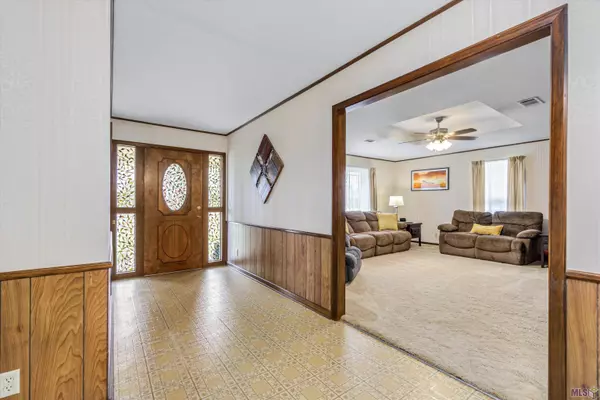 34973 OAK PLACE DR, Denham Springs, LA 70706