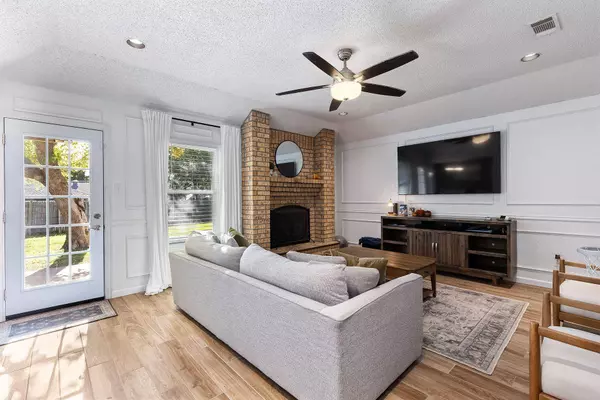 721 Daniels Drive, Crowley, TX 76036