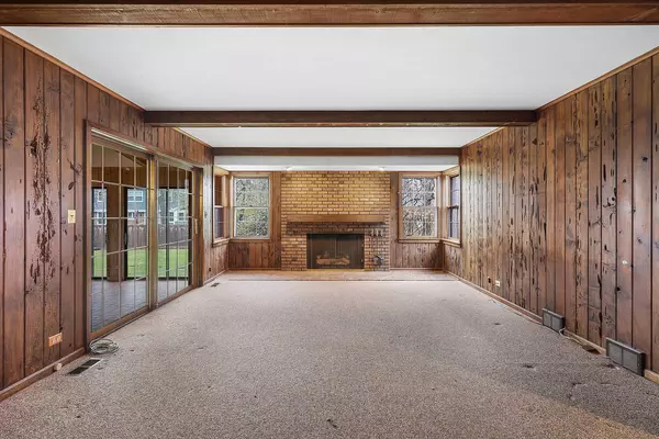 614 Dauphine AVE, Northbrook, IL 60062