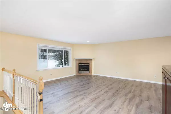 17956 Tonsina CT, Eagle River, AK 99577