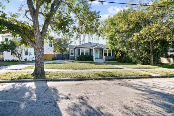 127 MEADOWLANE DR, San Antonio, TX 78209-4707