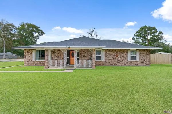 34973 OAK PLACE DR, Denham Springs, LA 70706