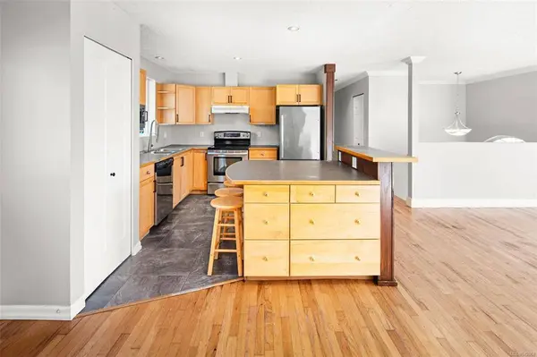 2139 Maple Ave N, Sooke, BC V9Z 0M8