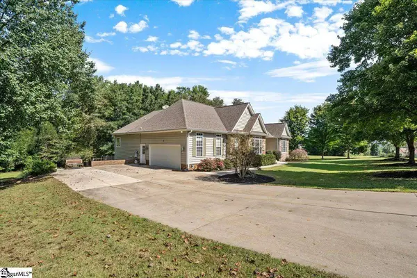 15 King Eider Way, Taylors, SC 29687