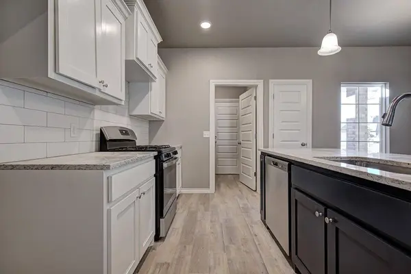 4510 Sandhill Dr, Enid, OK 73703