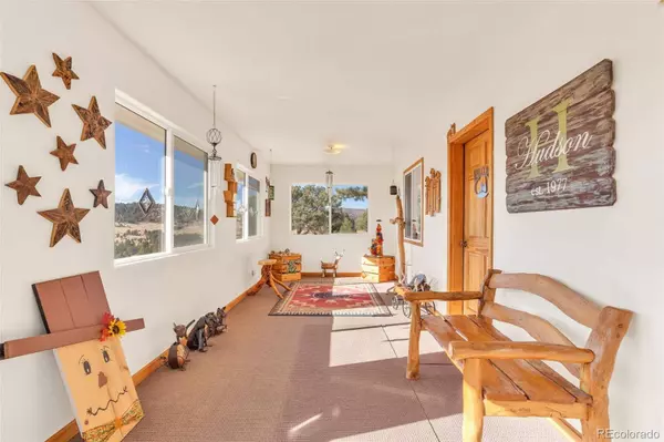 30 Green Meadow LN, Canon City, CO 81212