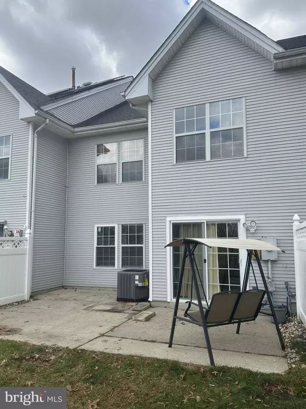 18 GREENS WAY, Blackwood, NJ 08012