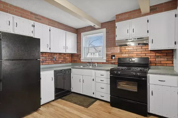 44 Fred St, Lowell, MA 01850