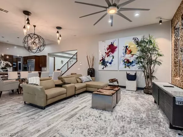 8238 Canyon Tree Court, Las Vegas, NV 89113