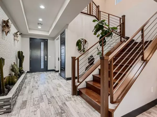 8238 Canyon Tree Court, Las Vegas, NV 89113