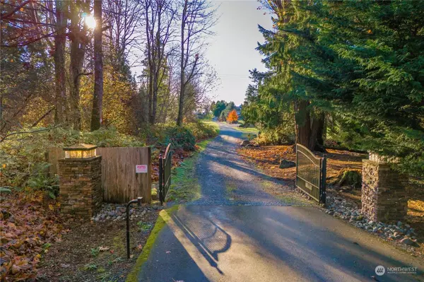 1804 210th AVE E, Lake Tapps, WA 98391