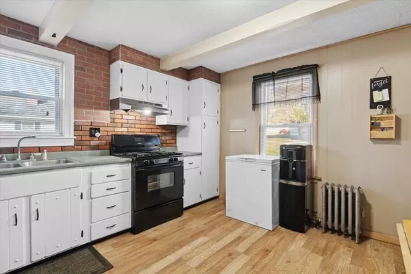 44 Fred St, Lowell, MA 01850