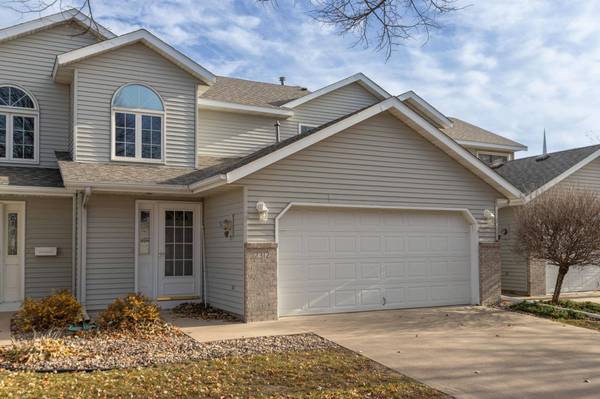 2312 Viola Heights DR NE, Rochester, MN 55906