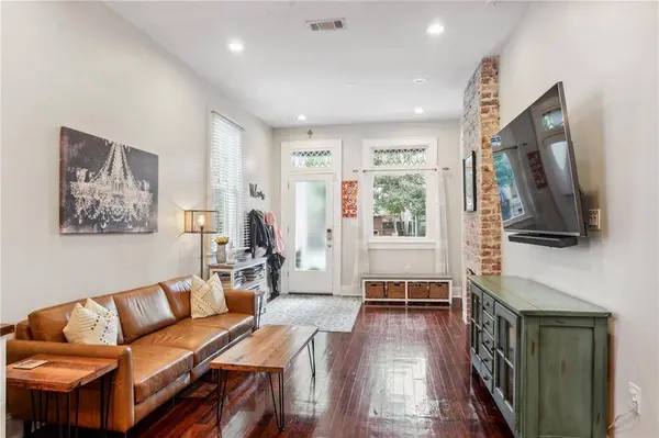 1933 CAMBRONNE ST, New Orleans, LA 70118