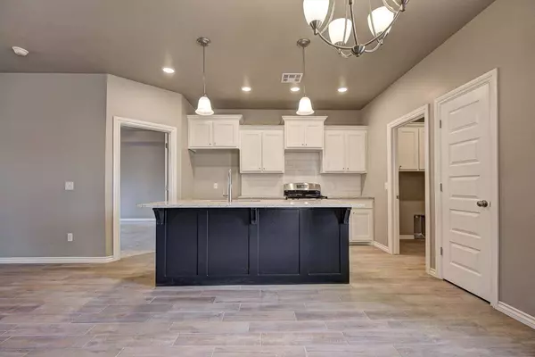 4510 Sandhill Dr, Enid, OK 73703