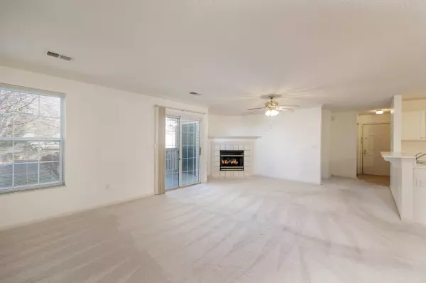 141 Stable Gate Lane #651, Florence, KY 41042