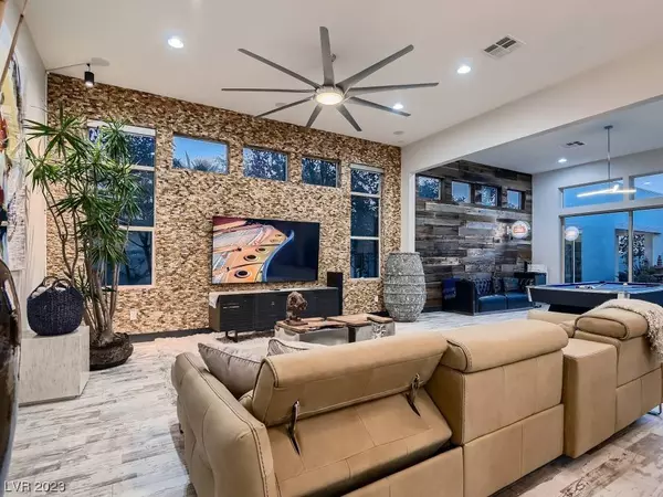 8238 Canyon Tree Court, Las Vegas, NV 89113