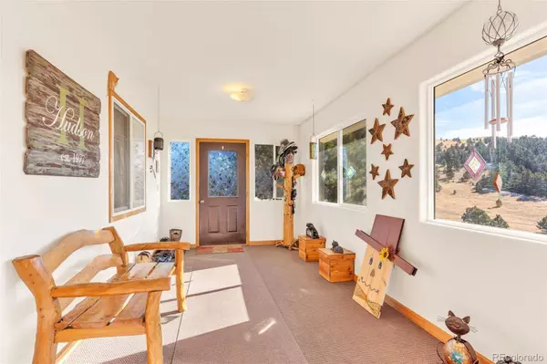 30 Green Meadow LN, Canon City, CO 81212