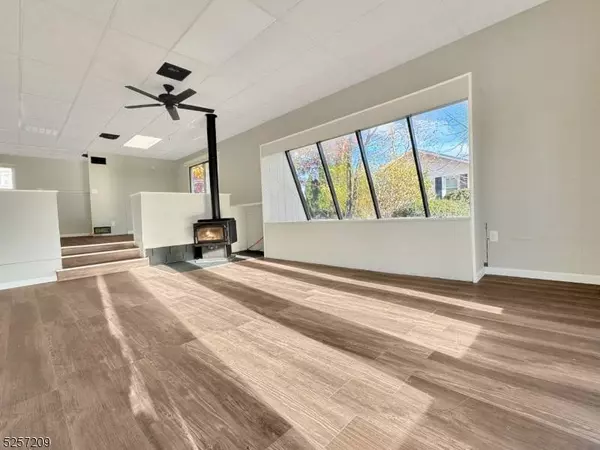 1052 Logan St, Phillipsburg Town, NJ 08865