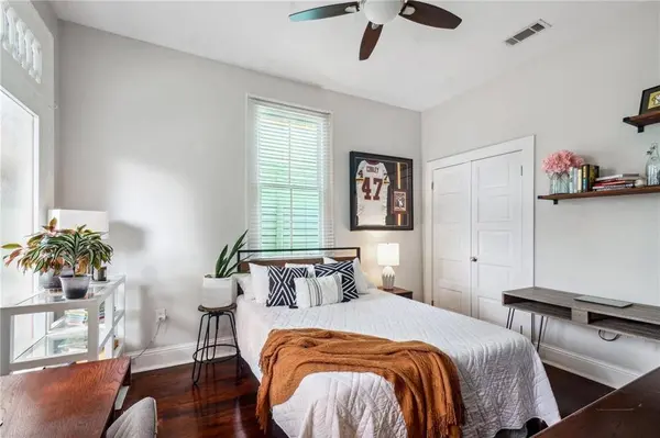 1933 CAMBRONNE ST, New Orleans, LA 70118