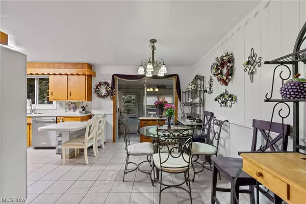 2001 Stoner AVE NE, Massillon, OH 44646