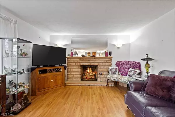 2001 Stoner AVE NE, Massillon, OH 44646