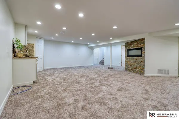 2700 S 35th Street, Lincoln, NE 68506