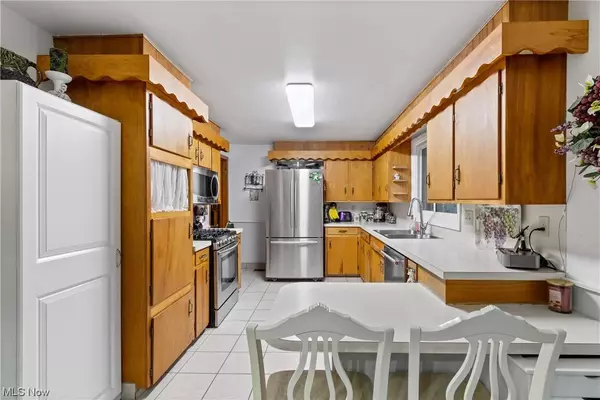 2001 Stoner AVE NE, Massillon, OH 44646