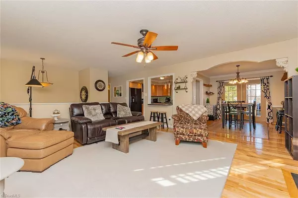 398 Arnold RD, Lexington, NC 27295