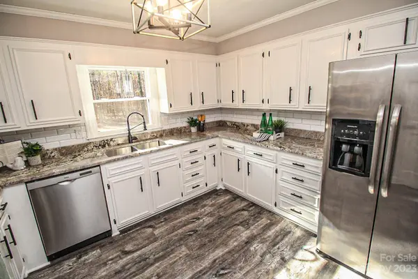 218 Weddington RD, Matthews, NC 28104