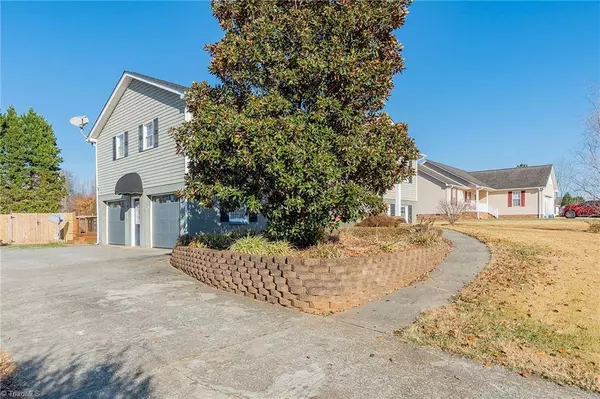 398 Arnold RD, Lexington, NC 27295