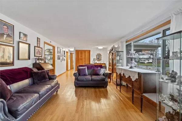 2001 Stoner AVE NE, Massillon, OH 44646