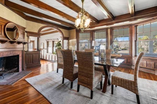 7 Bass Rocks Rd, Gloucester, MA 01930