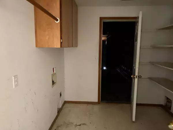 1560 Toralon Dr, Medford, OR 97501