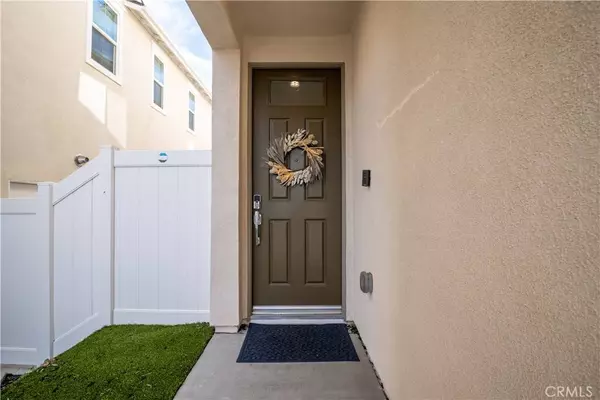 11881 Terra Vista WAY #120, Lakeview Terrace, CA 91342