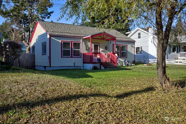 650 Fowler ST, Raymond, WA 98577