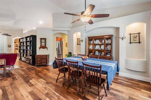 3705 BARNHOUSE PL, Valrico, FL 33596